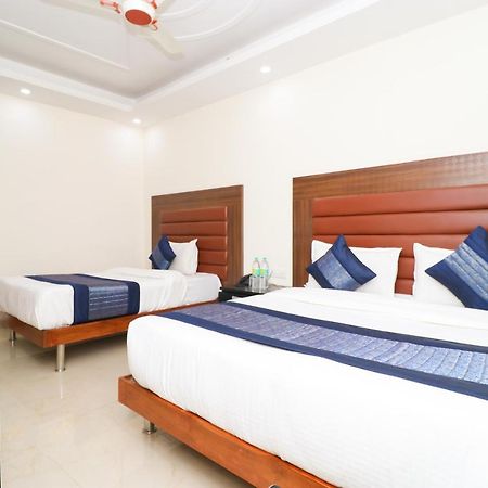 Hotel Belwood Suites - Near New Delhi Airport Eksteriør billede