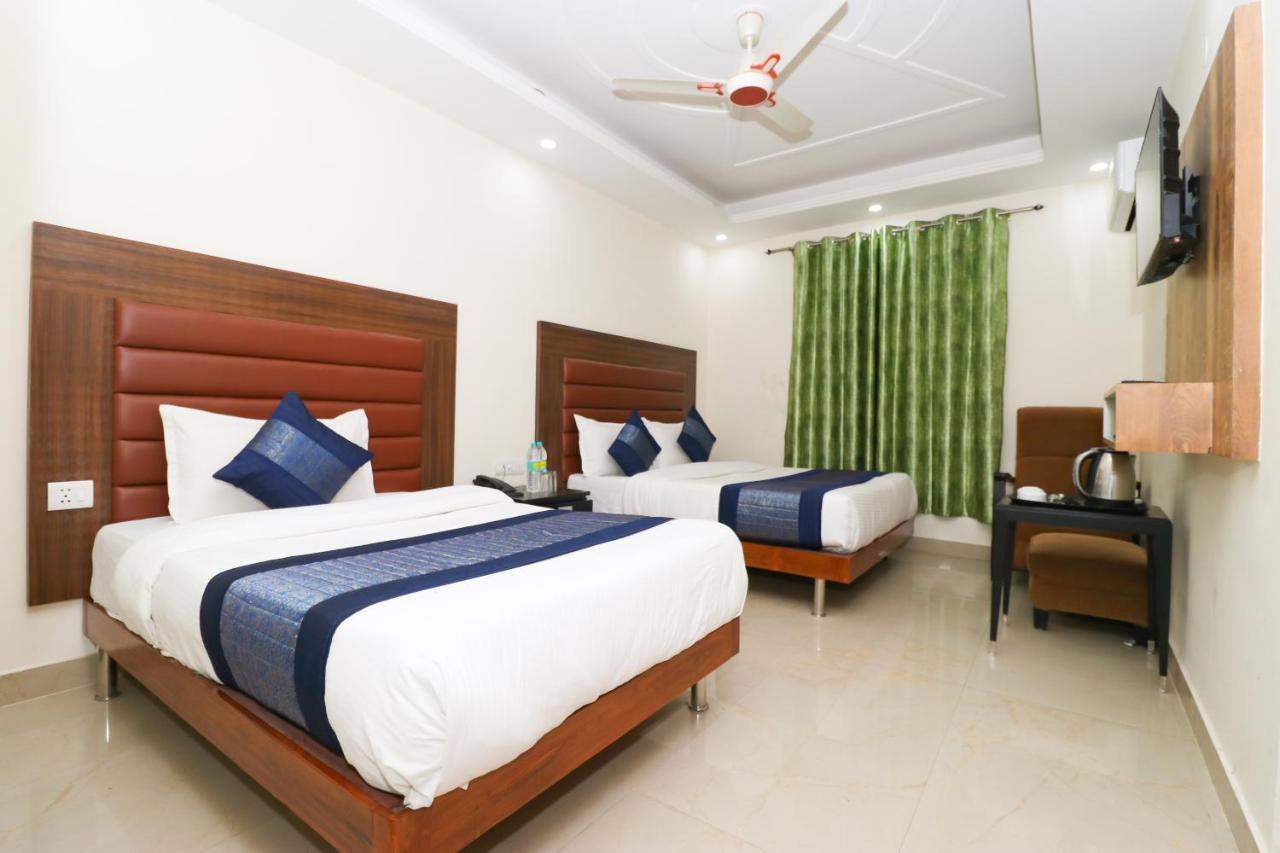 Hotel Belwood Suites - Near New Delhi Airport Eksteriør billede