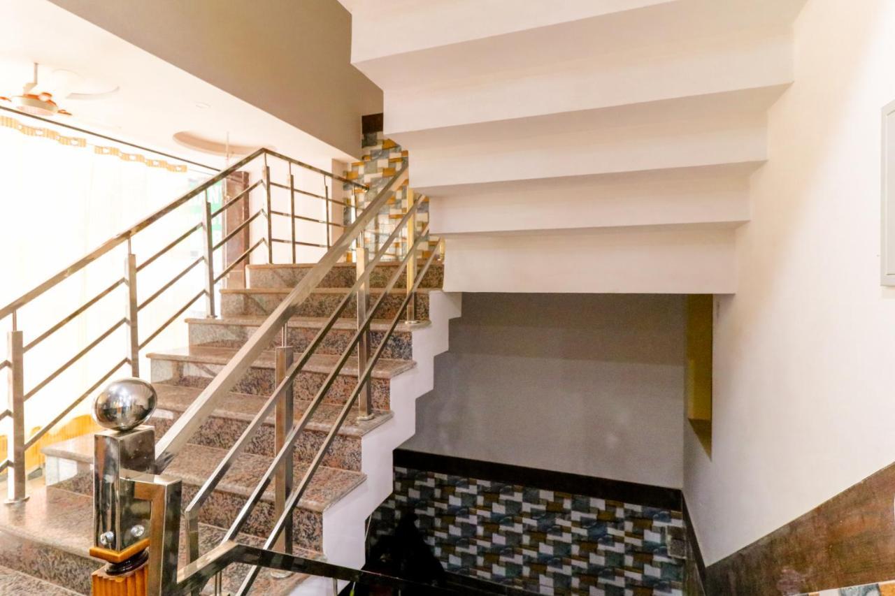 Hotel Belwood Suites - Near New Delhi Airport Eksteriør billede