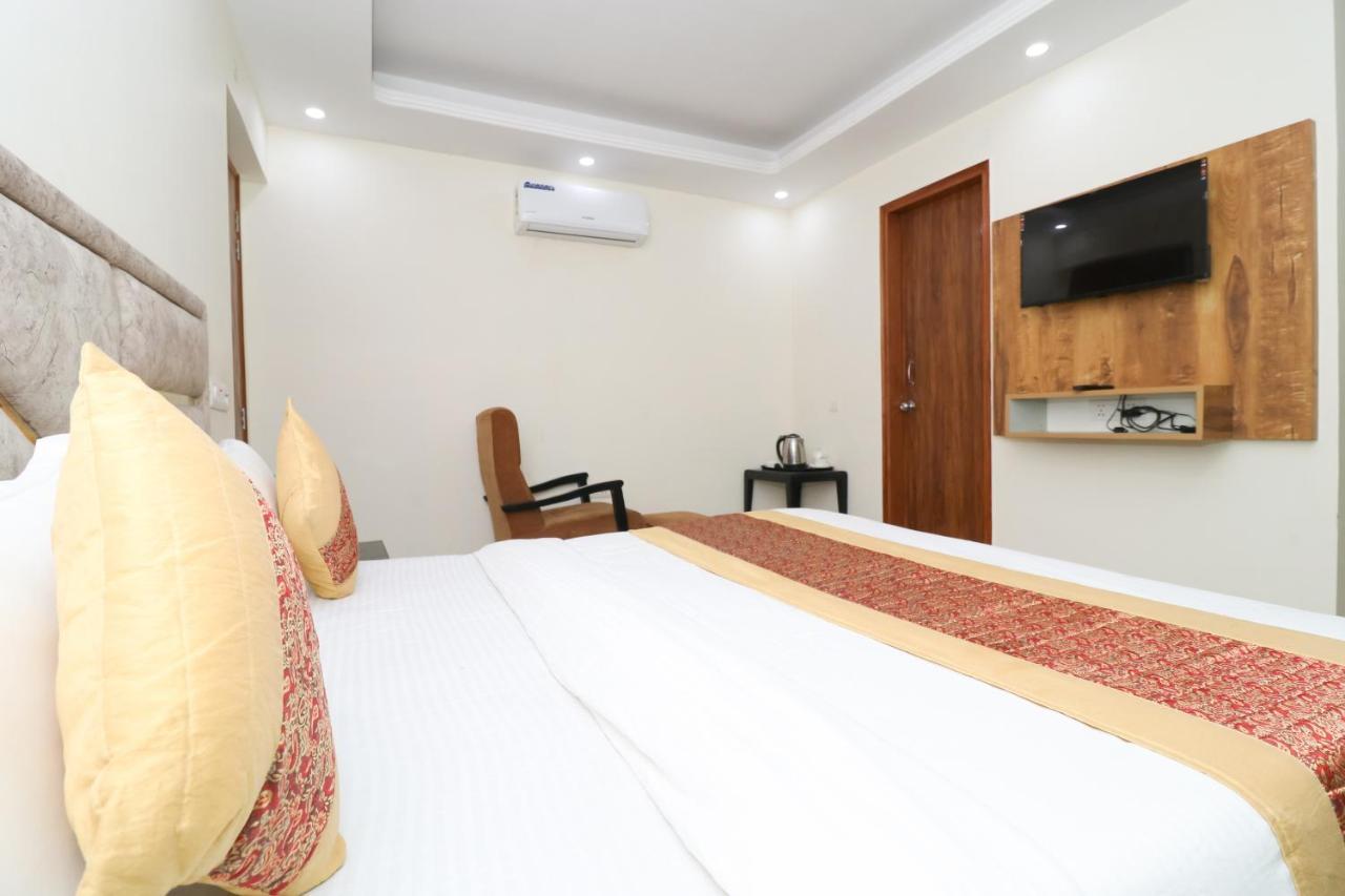 Hotel Belwood Suites - Near New Delhi Airport Eksteriør billede
