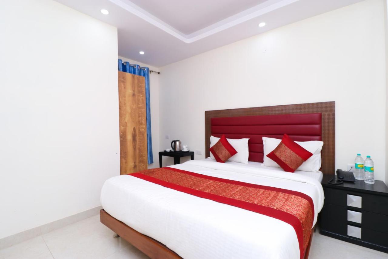 Hotel Belwood Suites - Near New Delhi Airport Eksteriør billede
