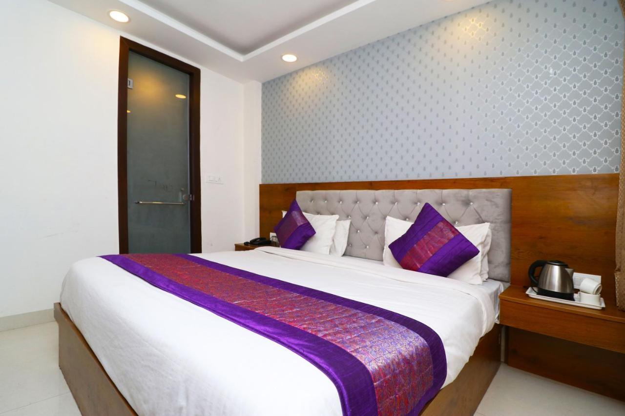 Hotel Belwood Suites - Near New Delhi Airport Eksteriør billede