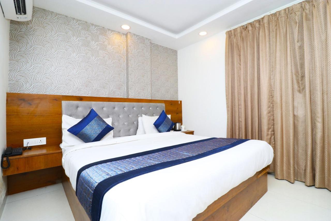 Hotel Belwood Suites - Near New Delhi Airport Eksteriør billede