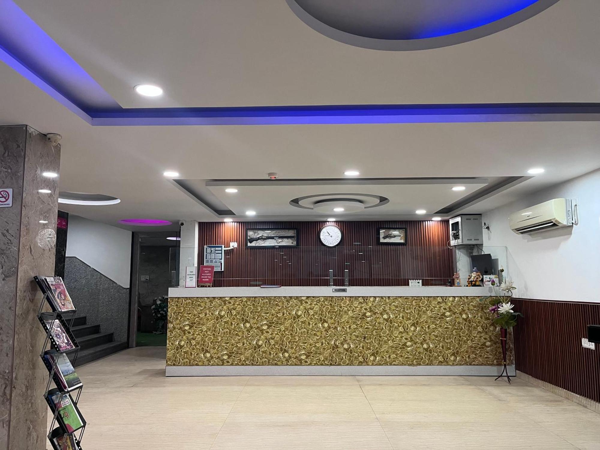 Hotel Belwood Suites - Near New Delhi Airport Eksteriør billede
