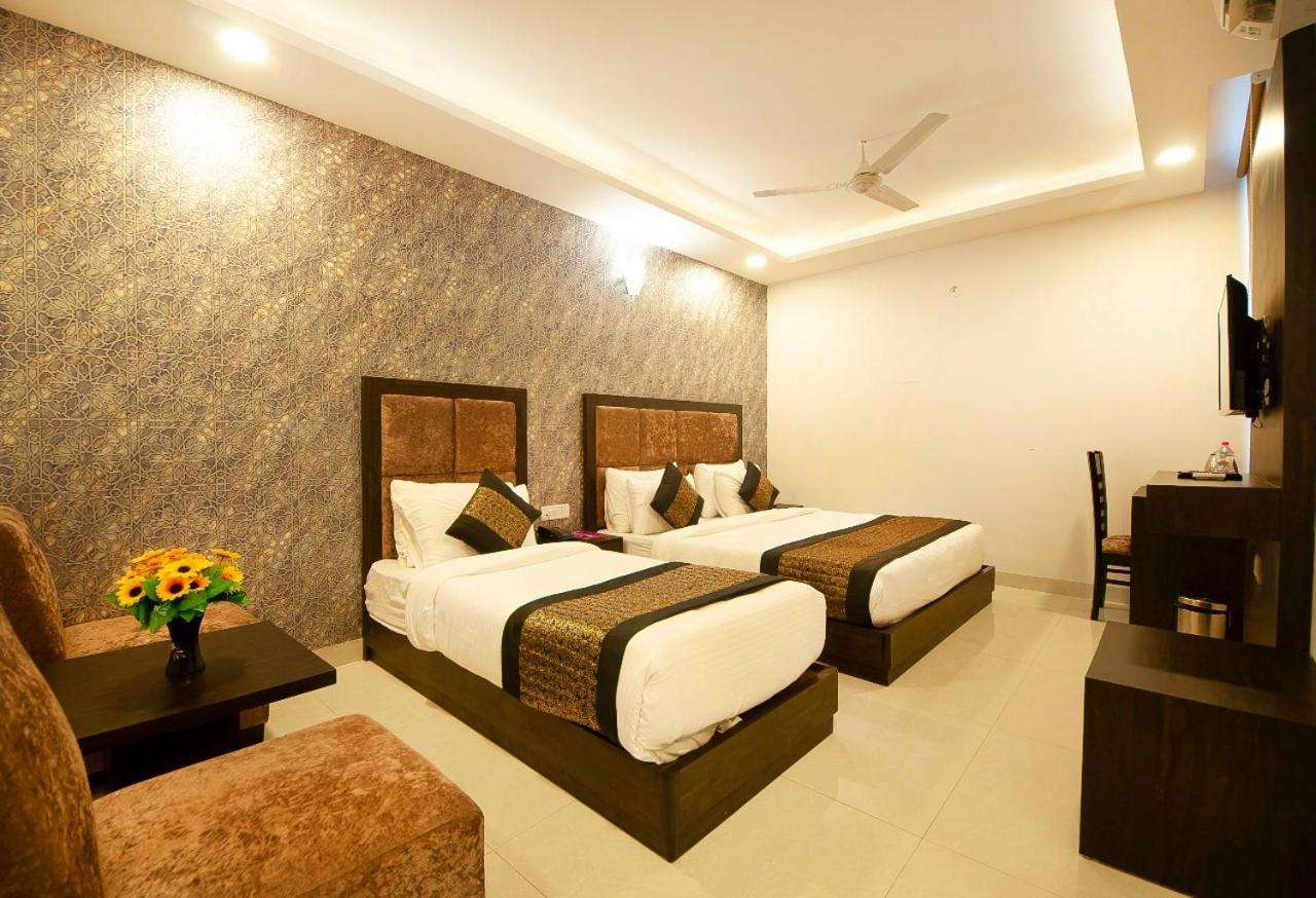 Hotel Belwood Suites - Near New Delhi Airport Eksteriør billede
